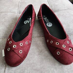 NEW American Exchange Women's Kira Grommet Strap Flat Shoes Size 9.5